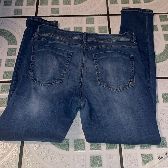 Lady Jean - Picture 4 of 12